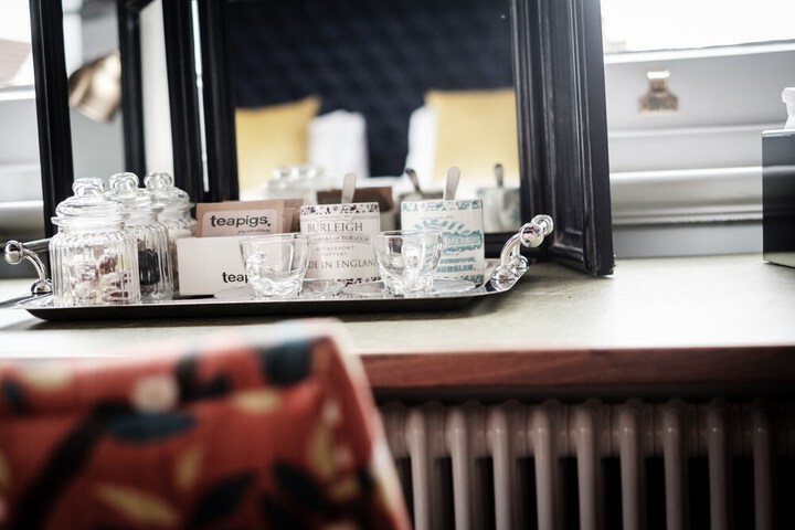 Room 33 of 171