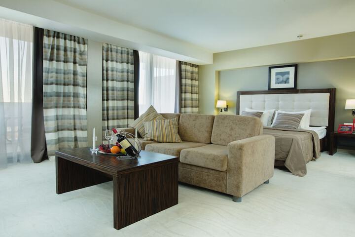 Room 16 of 121