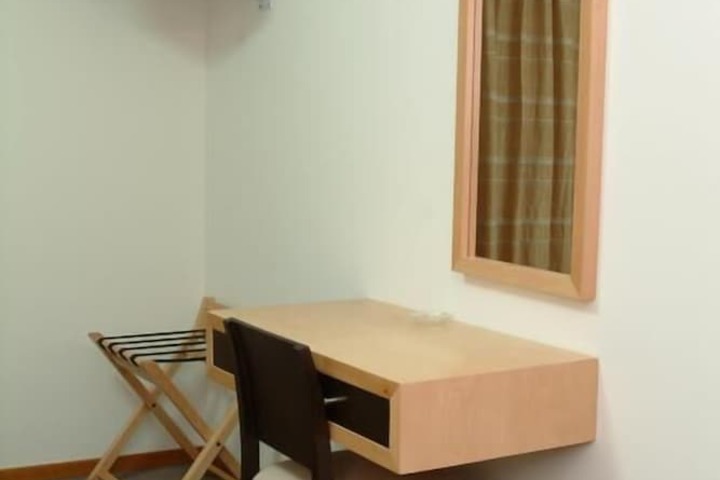 Room 13 of 43