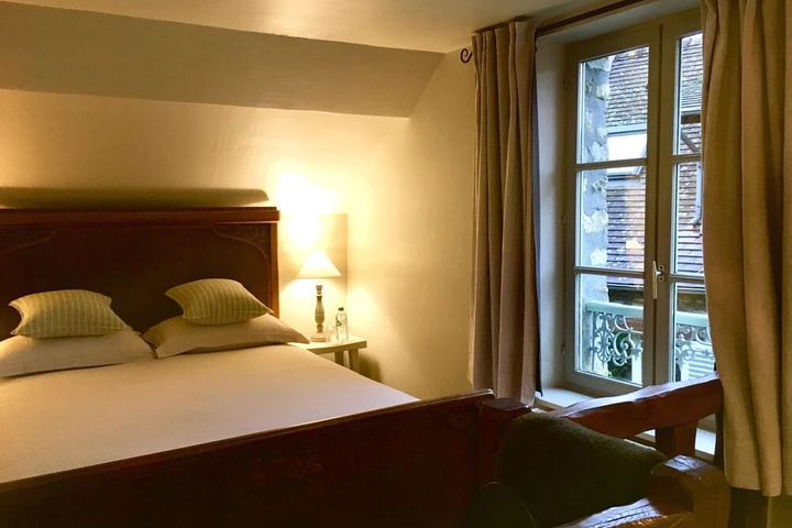 Room 2 of 14