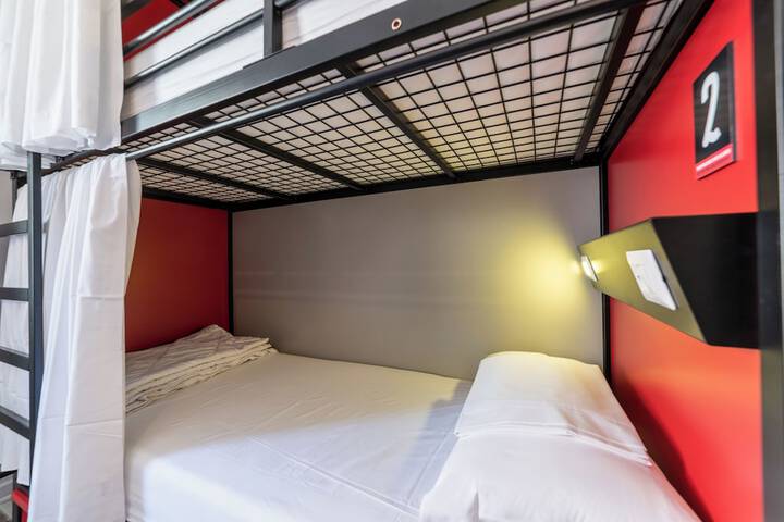 Room 43 of 82