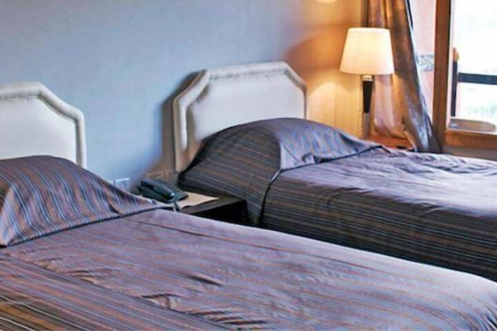 Room 4 of 20