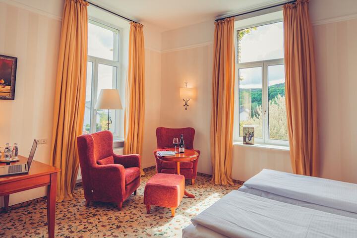Room 6 of 39