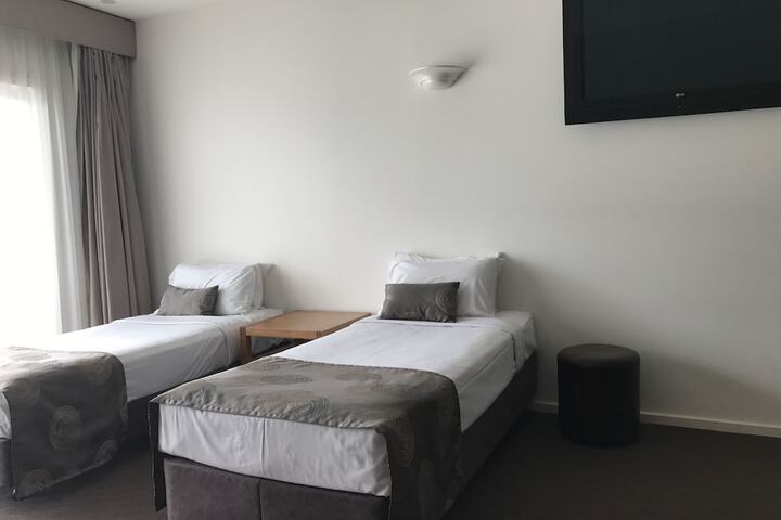 Room 9 of 31