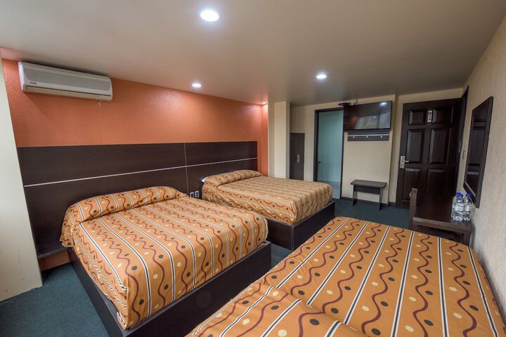 Room 4 of 38
