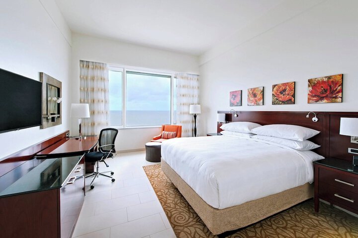 Room 26 of 86