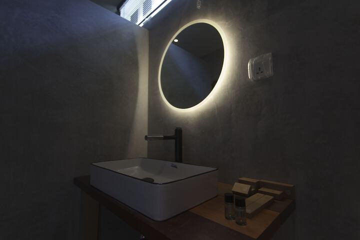 Room 58 of 105