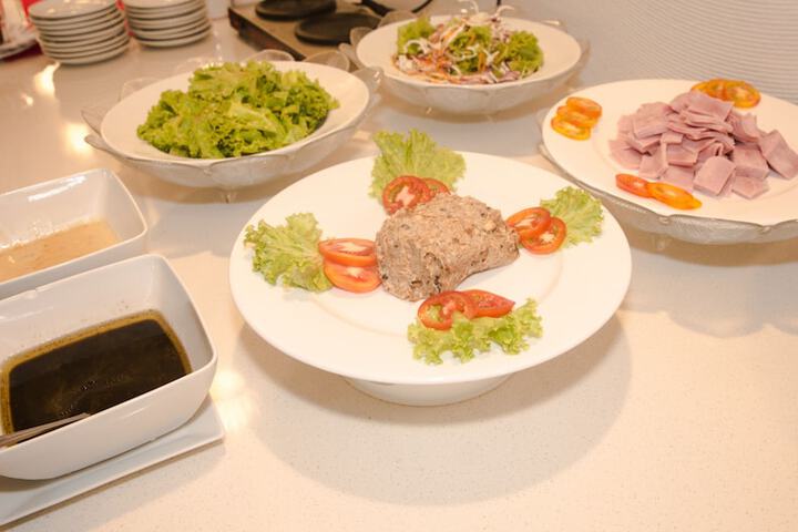 Breakfast/Coffee Service 114 of 145