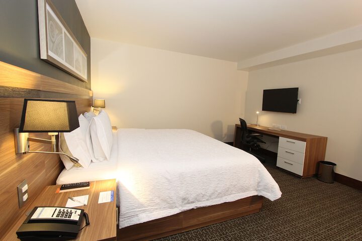 Room 6 of 65