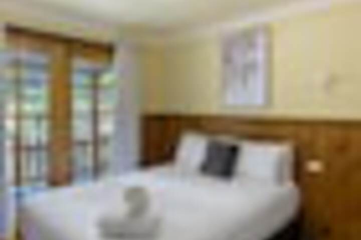 Room 29 of 300