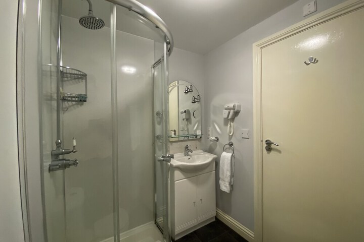 Room 42 of 59