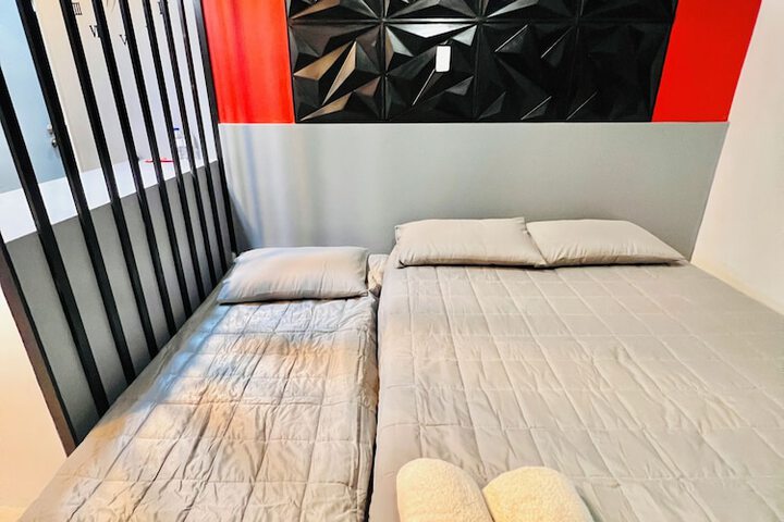 Hubomoto Peoples Suite