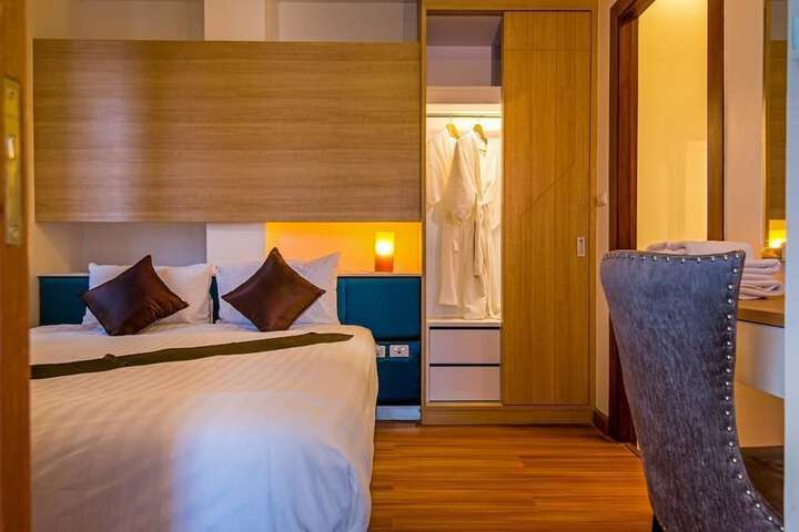 Room 27 of 62