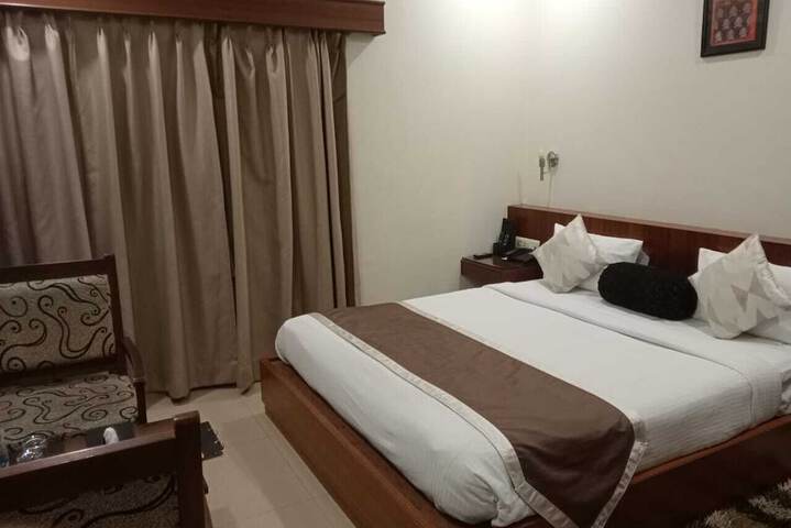 Room 11 of 36