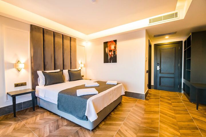 Room 42 of 59