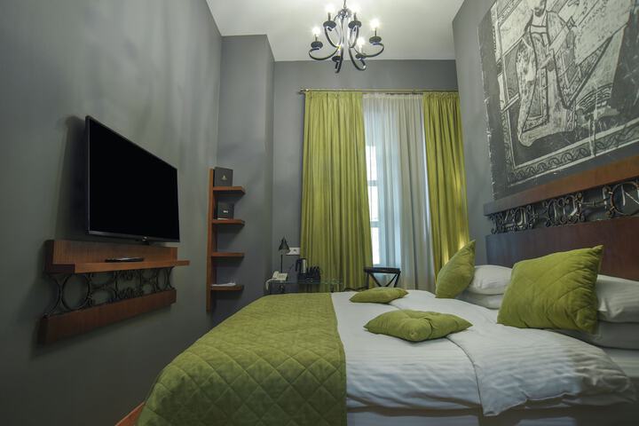 Room 6 of 35