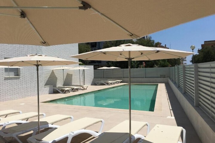 Pool 1 of 6