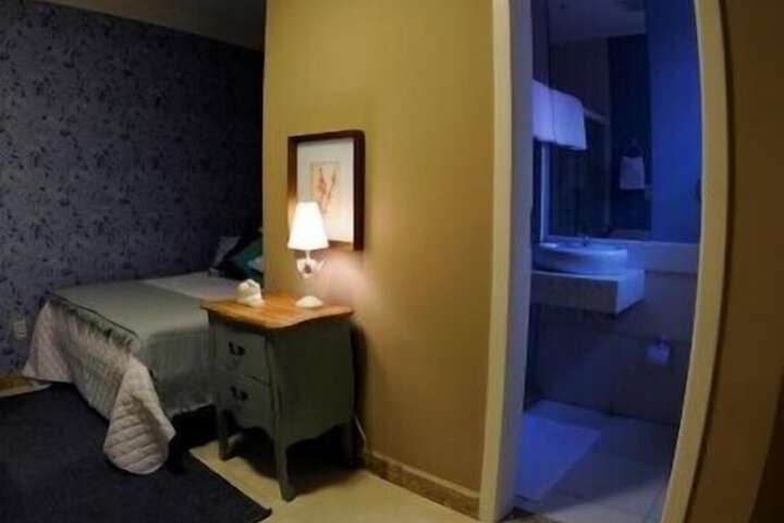 Room 11 of 40