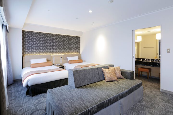 Room 3 of 78