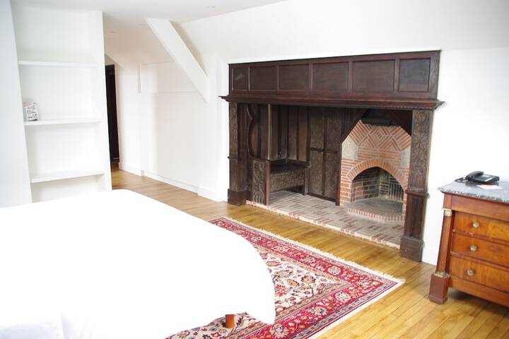 Room 12 of 31