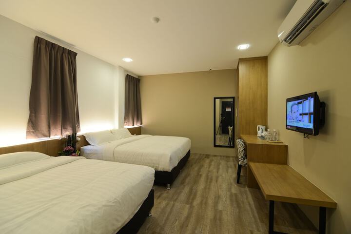 Room 10 of 31