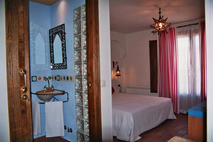 Room 3 of 9