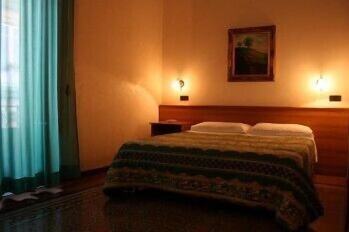 Room 18 of 36