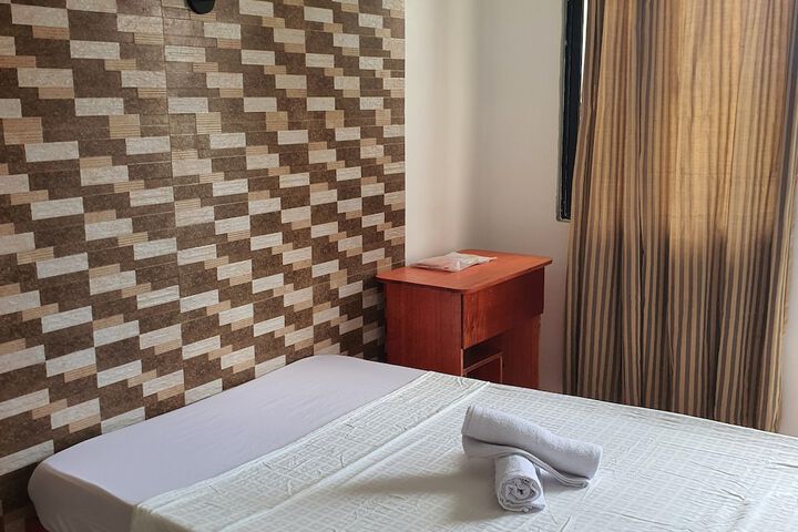 Room 3 of 65