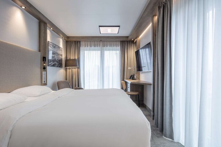 Room 25 of 131