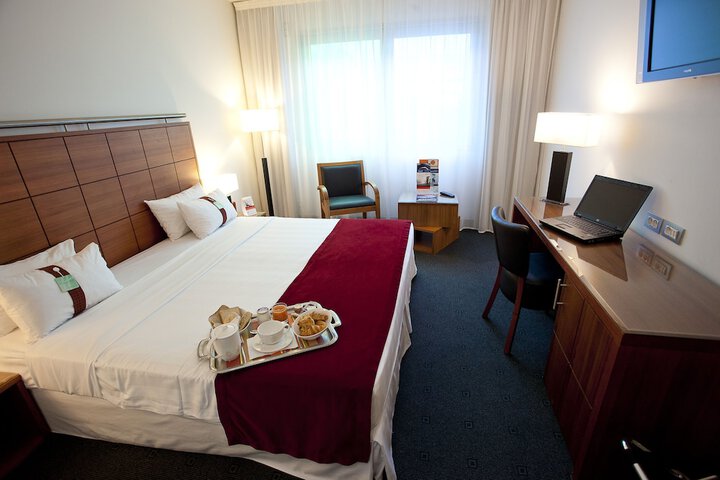 Room 7 of 56