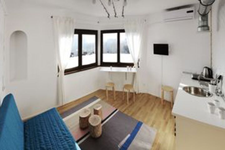 Room 3 of 16