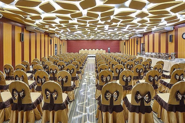 Ballroom/Hall 10 of 17