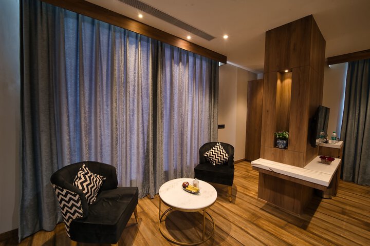 Room 21 of 77