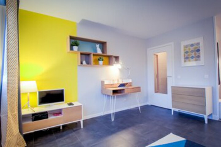 Room 4 of 11