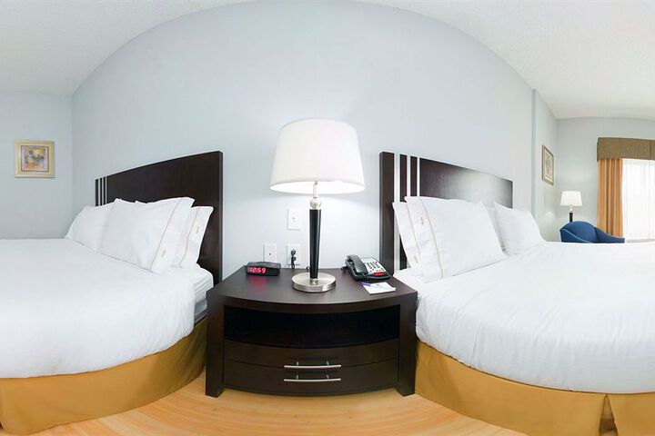 Room 16 of 40