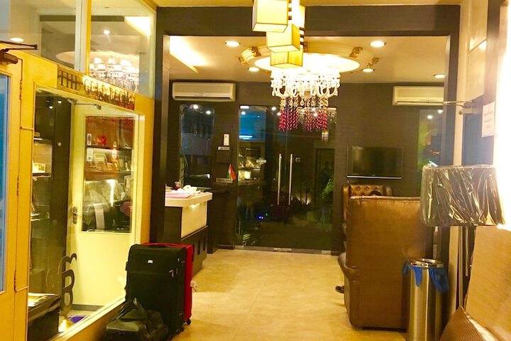 Hotel Lobby