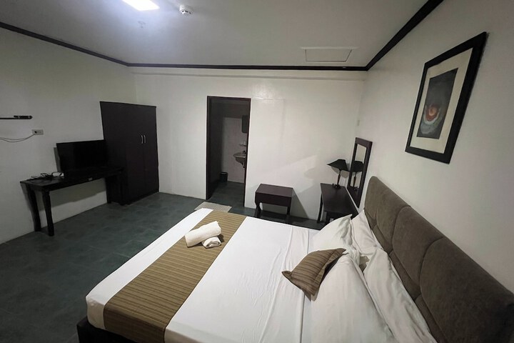 Room 44 of 68