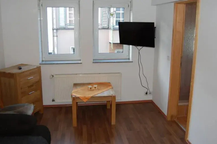 Room 4 of 10
