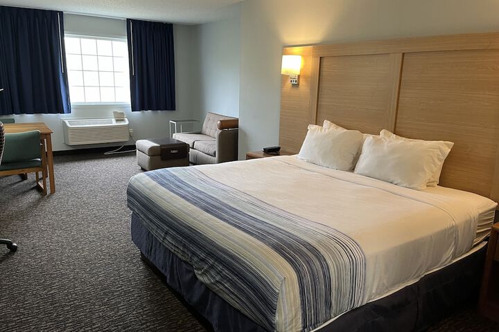 1 King Bed Accessible (7 of 28)