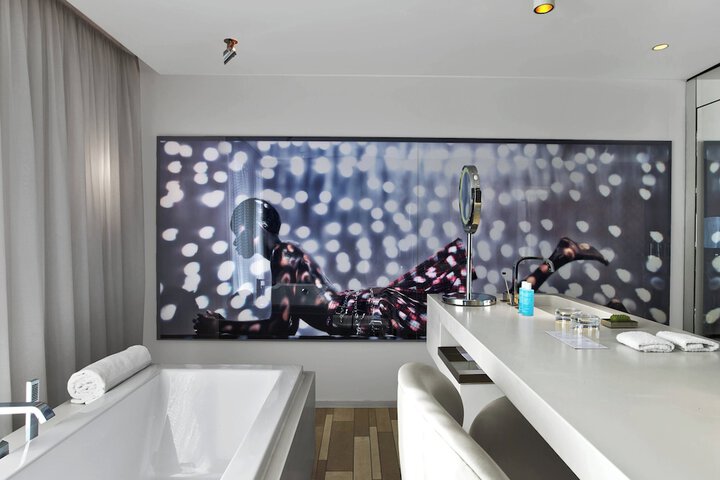 Room 60 of 161