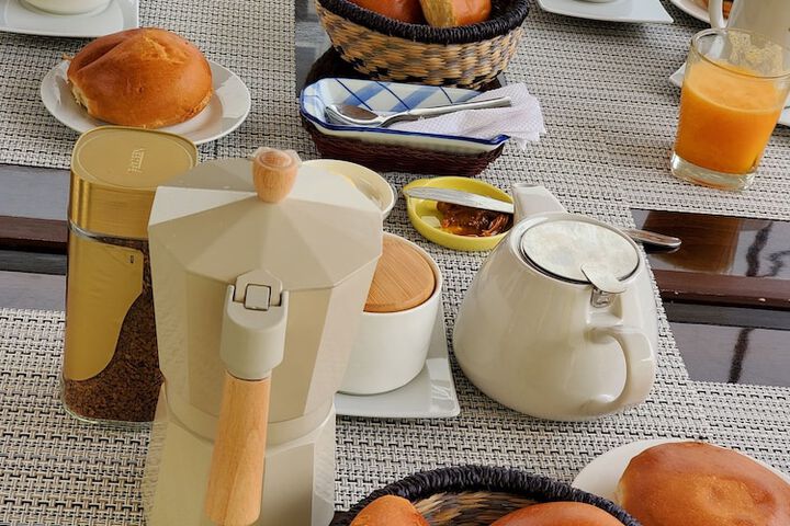Breakfast/Coffee Service 68 of 84