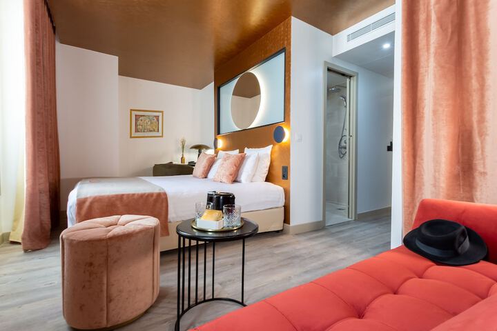 Room 33 of 105