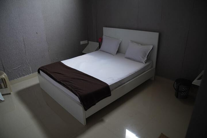 Room 8 of 15