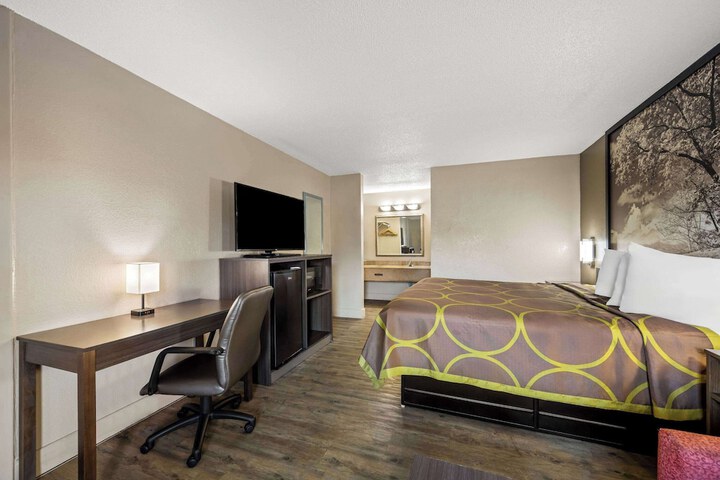 Room 17 of 47