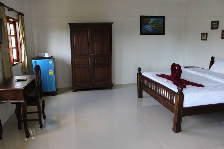 Room 5 of 26