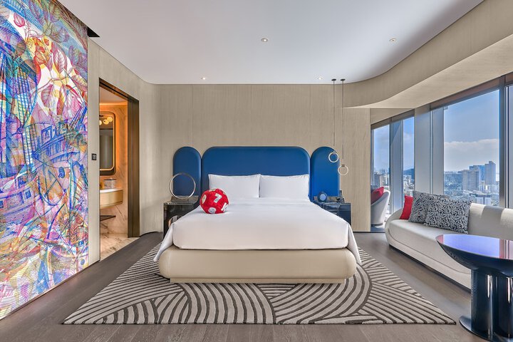 Room 5 of 77