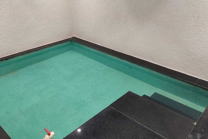 Pool 53 of 72