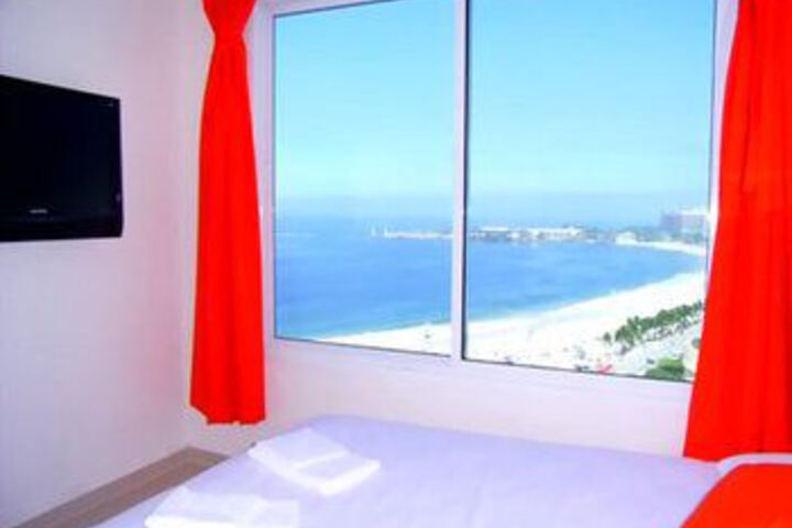 Room 13 of 27