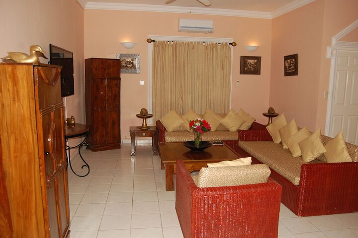 Room 10 of 33
