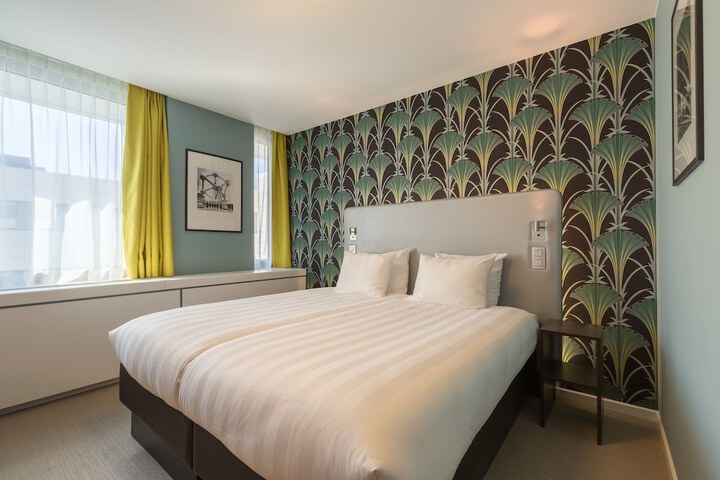 Room 37 of 90